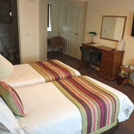 The Tally Ho Hotel - B&B Μπίσεστερ Εξωτερικό φωτογραφία